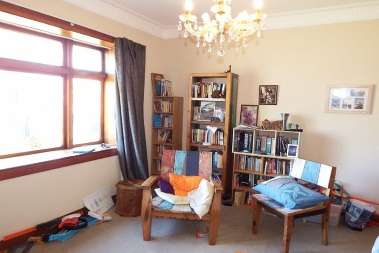 Photo of property in 13 Ross Street, Marton, 4710