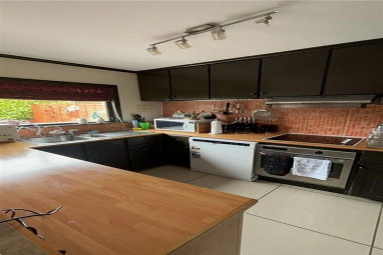 Photo of property in 11 Percival Road, Paraparaumu Beach, Paraparaumu, 5032