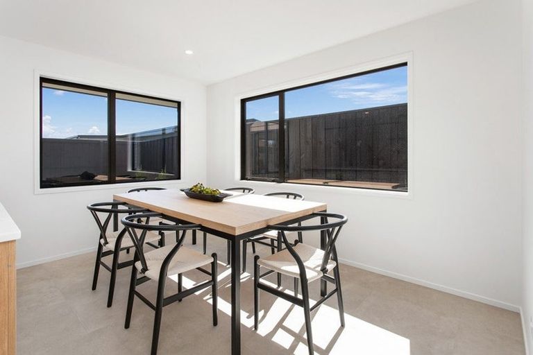 Photo of property in 6 Earl Way, Amberley, 7410