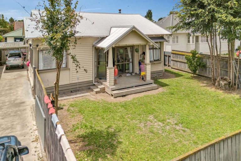 Photo of property in 804 Victoria Street, Parkvale, Hastings, 4122