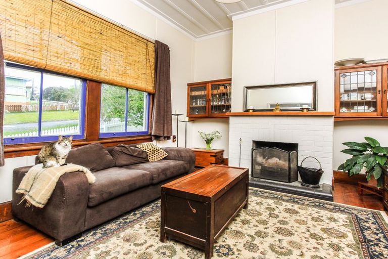 Photo of property in 12 Rata Street, Helensville, 0800