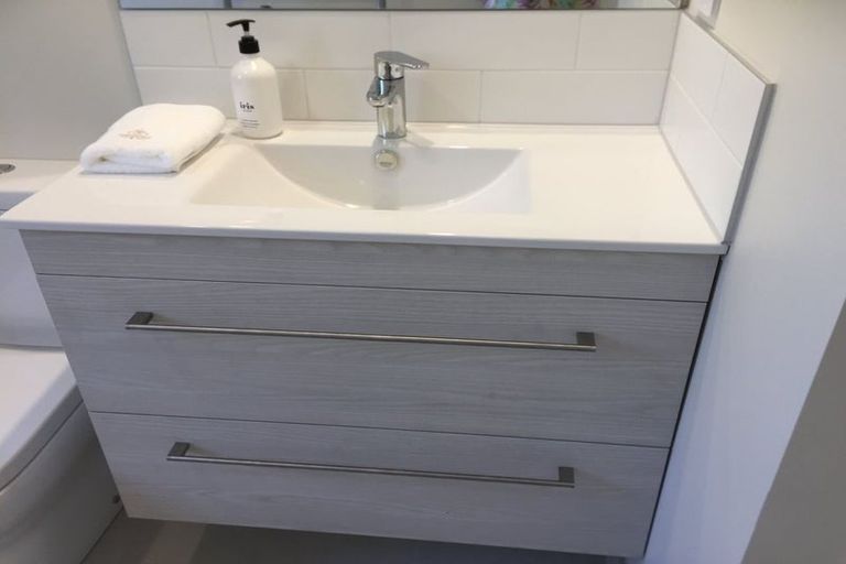 Photo of property in 20 Ridgeview Close, Red Beach, 0932