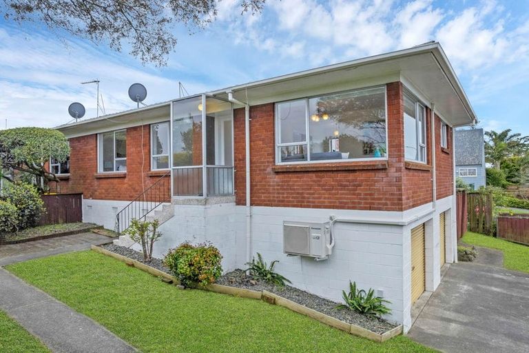 Photo of property in 1/60 Stanniland Street, Sunnyhills, Auckland, 2010
