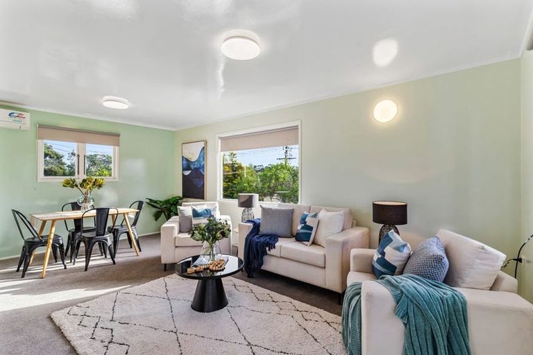 Photo of property in 37 Moire Road, Massey, Auckland, 0614