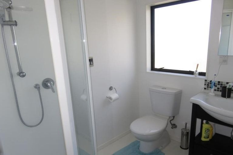 Photo of property in 36a Horokiwi Road West, Newlands, Wellington, 6037