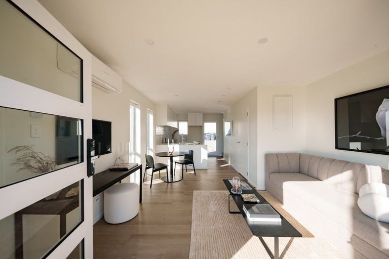 Photo of property in 2/5 Preston Avenue, Henderson, Auckland, 0610