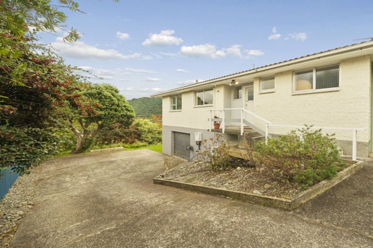 Photo of property in 2/13 Roband Crescent, Brown Owl, Upper Hutt, 5018
