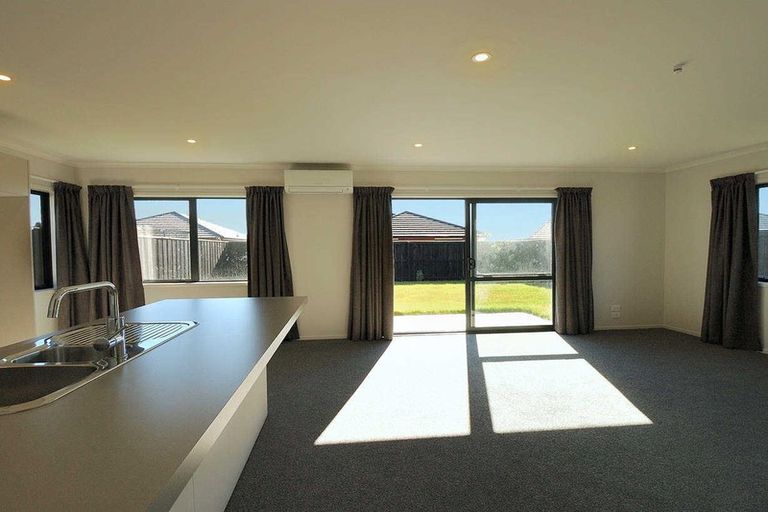 Photo of property in 19 Ragley Way, Rolleston, 7615