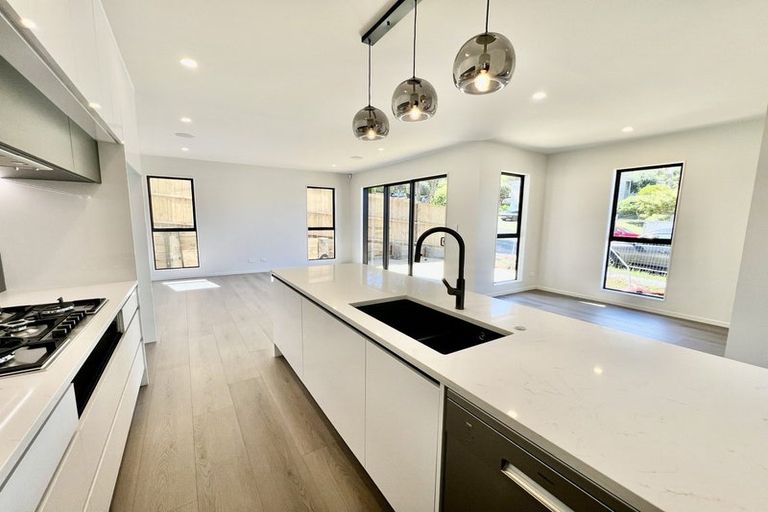 Photo of property in 20a Clovelly Road, Bucklands Beach, Auckland, 2012