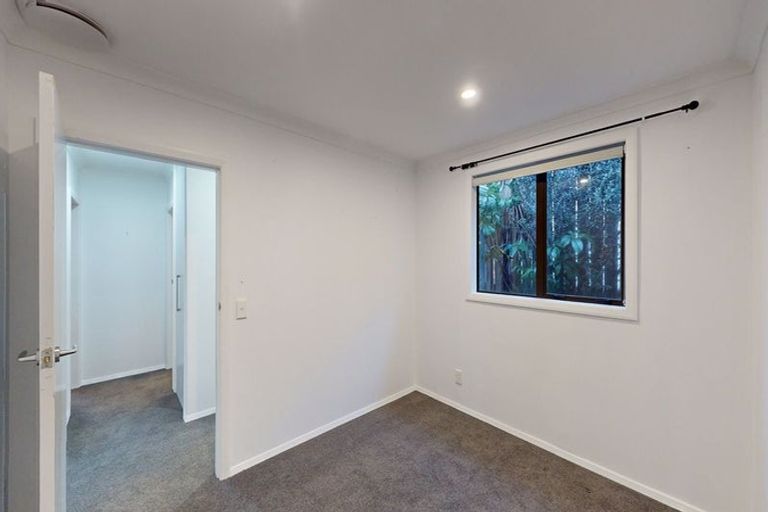 Photo of property in 14c Bracken Road, Newlands, Wellington, 6037