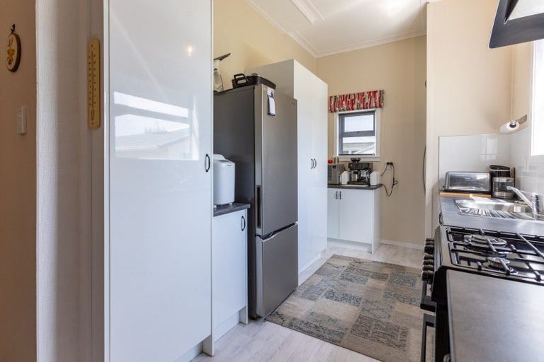 Photo of property in 37 Fox Street, Woodville, 4920