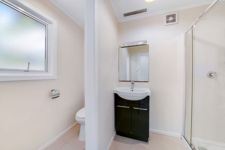 Photo of property in 26 Miller Road, Mangere Bridge, Auckland, 2022