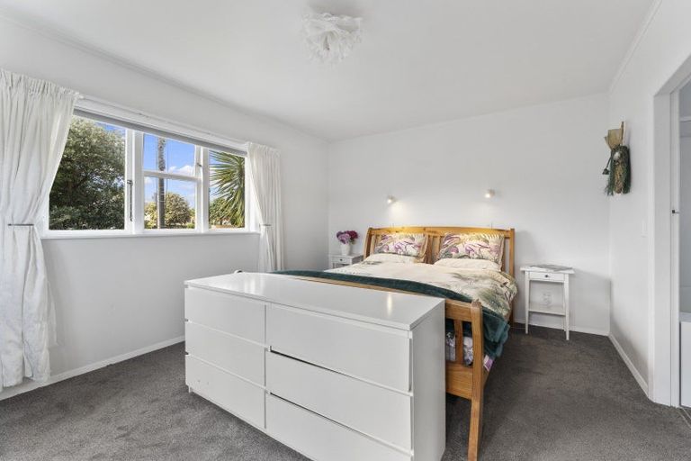 Photo of property in 1 Goldsborough Avenue, Raumati Beach, Paraparaumu, 5032