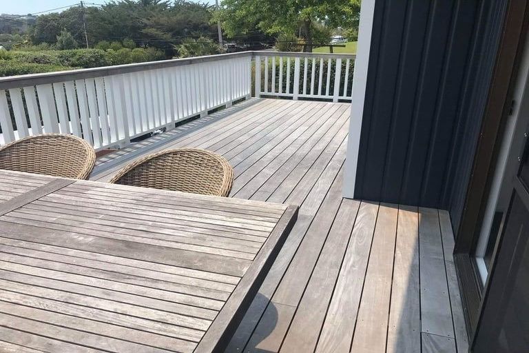 Photo of property in 5 Holiday Road, Stanmore Bay, Whangaparaoa, 0932