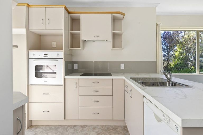 Photo of property in 41 Lakeridge Close, Rangatira Park, Taupo, 3330