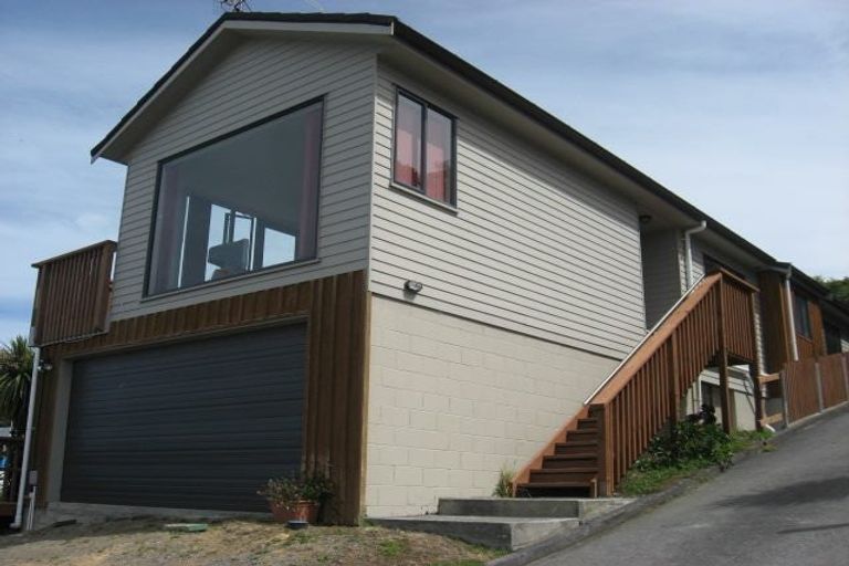 Photo of property in 33a Whaui Street, Brooklyn, Wellington, 6021