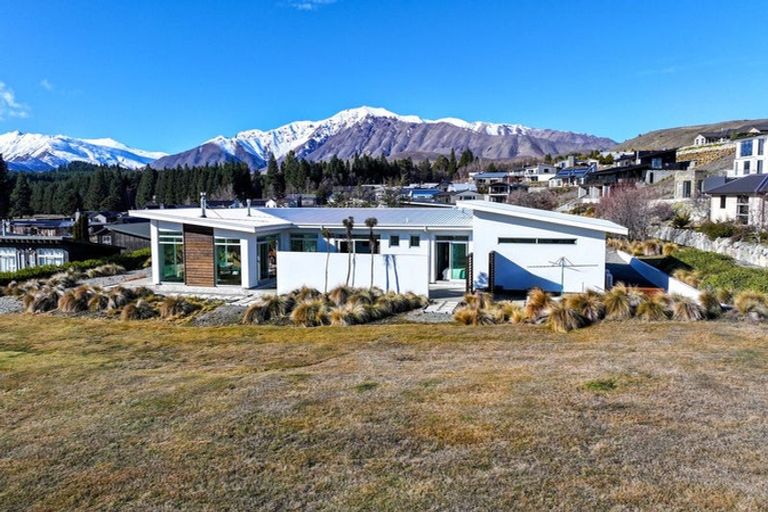 Photo of property in 12 Pollock Place, Lake Tekapo, 7999