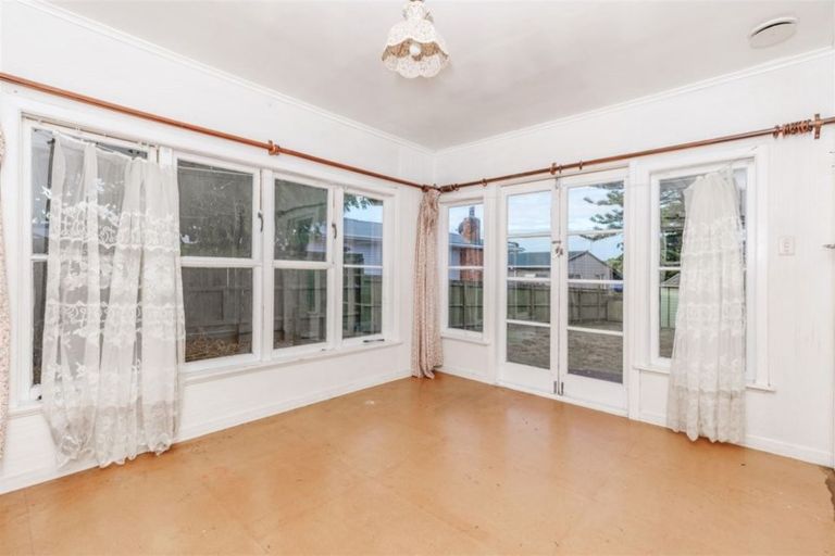 Photo of property in 34 Christmas Road, Manurewa, Auckland, 2102