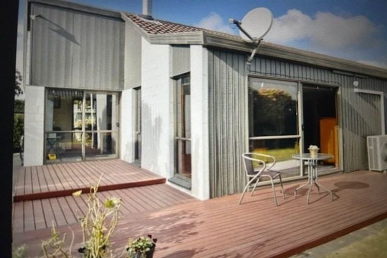 Photo of property in 72 Sarabande Avenue, Redwood, Christchurch, 8051