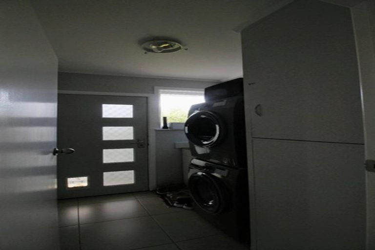 Photo of property in 1/38 Sunnyfield Crescent, Glenfield, Auckland, 0629