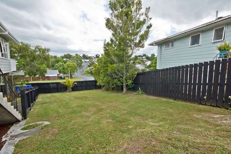 Photo of property in 44 Kemp Road, Massey, Auckland, 0614