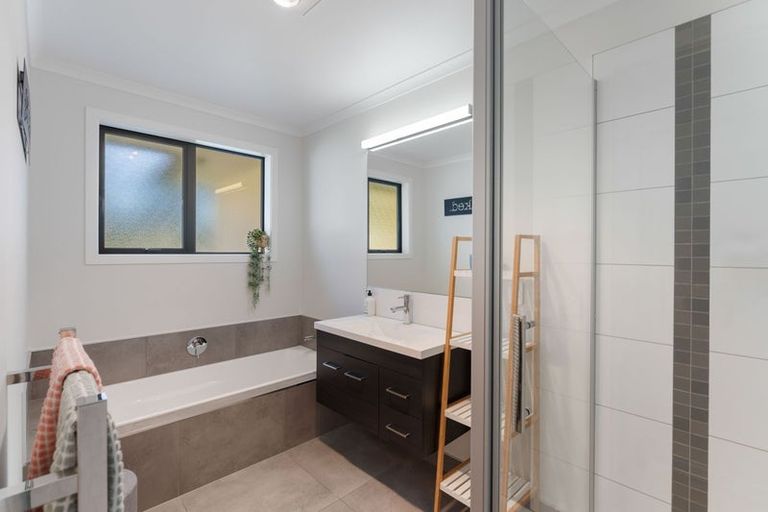 Photo of property in 6 Hadfield Road, Peka Peka, Waikanae, 5391