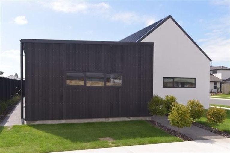 Photo of property in 33 Peak Crescent, Kaiapoi, 7630