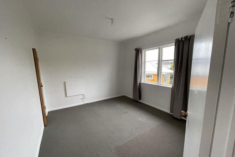 Photo of property in 34 Mandalay Terrace, Khandallah, Wellington, 6035