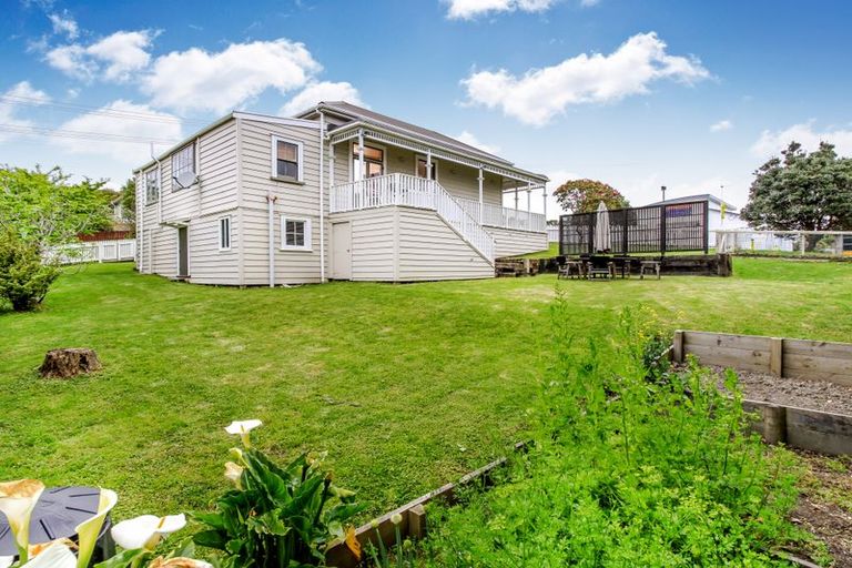 Photo of property in 12 Rata Street, Helensville, 0800