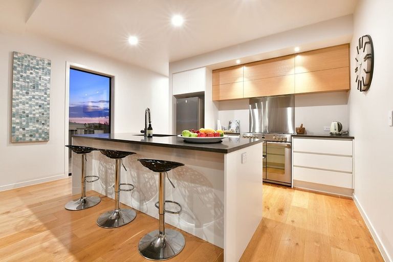 Photo of property in 240 Hillcrest Road, Wainui, 0931