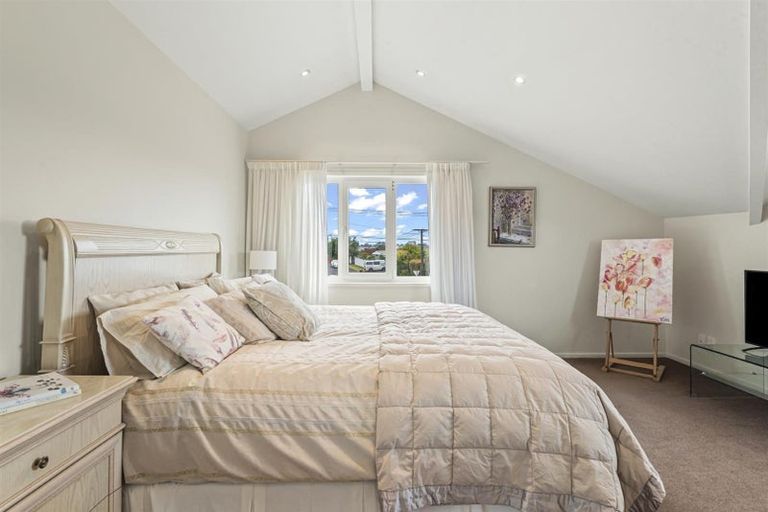 Photo of property in 42 Hart Road, Hauraki, Auckland, 0622