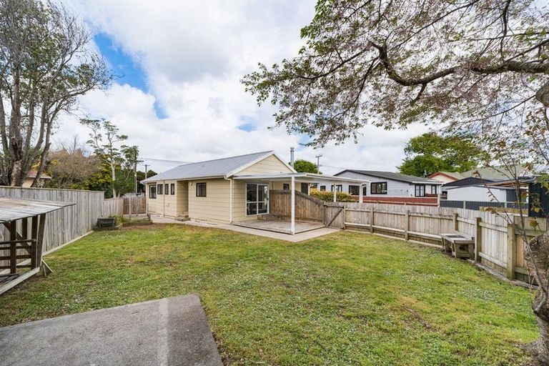 Photo of property in 22 Lincoln Street, Ashhurst, 4810