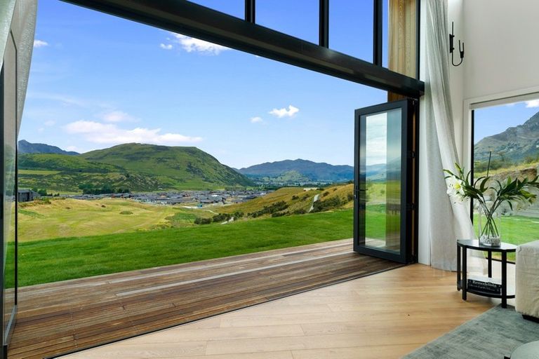 Photo of property in 44 Orford Drive, Jacks Point, Queenstown, 9371