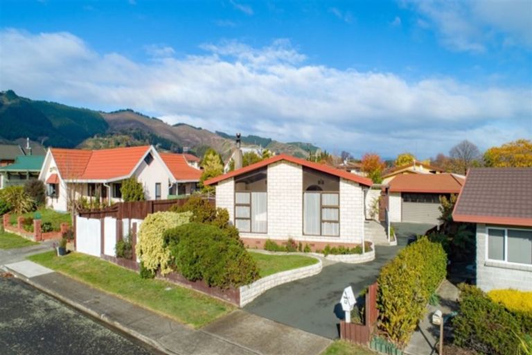 Photo of property in 12 Giblin Street, Richmond, 7020