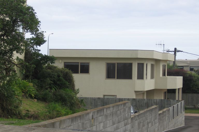 Photo of property in 118 Seaview Road, Paraparaumu Beach, Paraparaumu, 5032