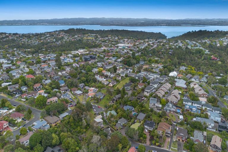 Photo of property in 30 Glenwood Avenue, Birkenhead, Auckland, 0626
