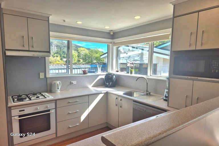 Photo of property in 18 Parnell Street, Fairfield, Lower Hutt, 5011