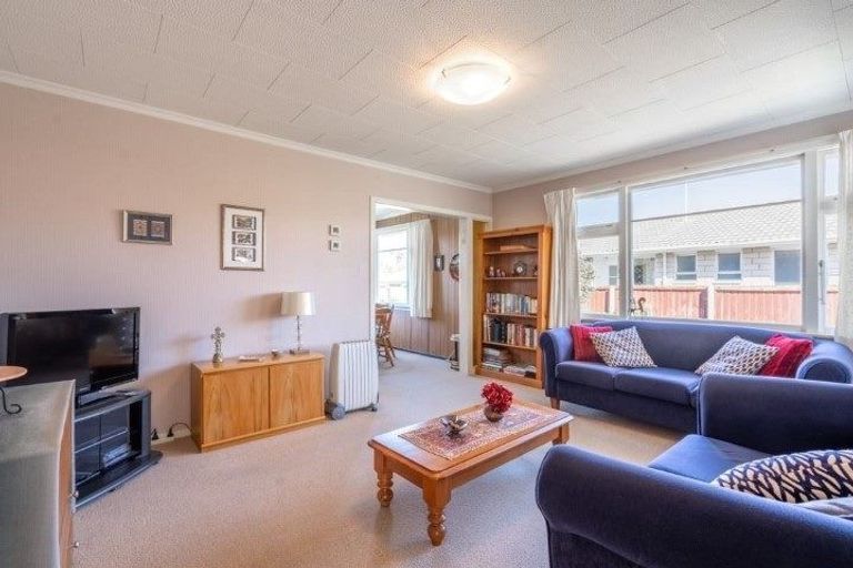 Photo of property in 15 Gainsborough Street, Hoon Hay, Christchurch, 8025