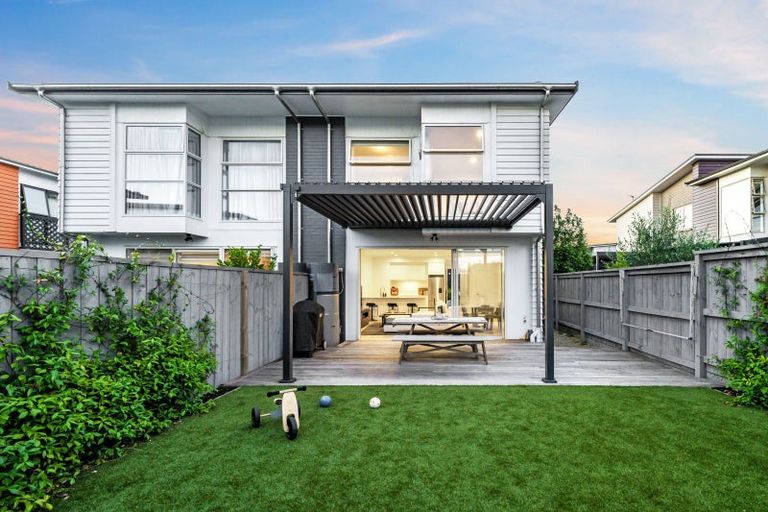 Photo of property in 24 Ian Morrison Road, Hobsonville, Auckland, 0616