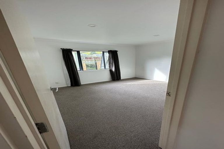 Photo of property in 4 Ridgemount Rise, Mangere Bridge, Auckland, 2022