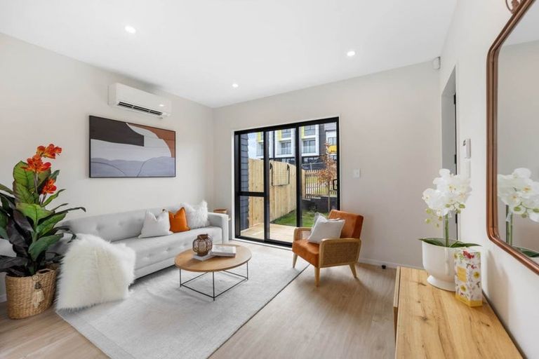 Photo of property in 3/21 Hetherington Road, Ranui, Auckland, 0612
