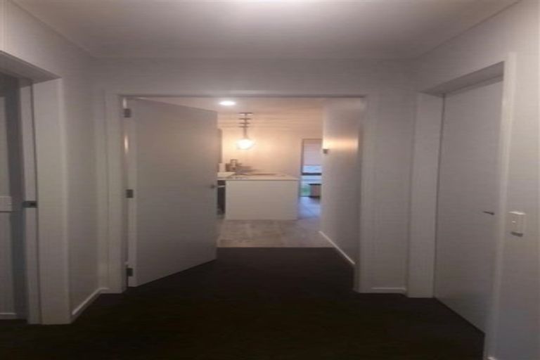 Photo of property in 4 Mooring Close, Whitby, Porirua, 5024