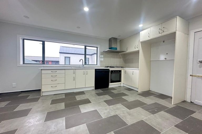 Photo of property in 720 Massey Road, Mangere, Auckland, 2022