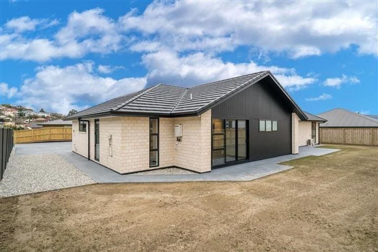 Photo of property in 11 Heathfield Drive, Mosgiel, 9024