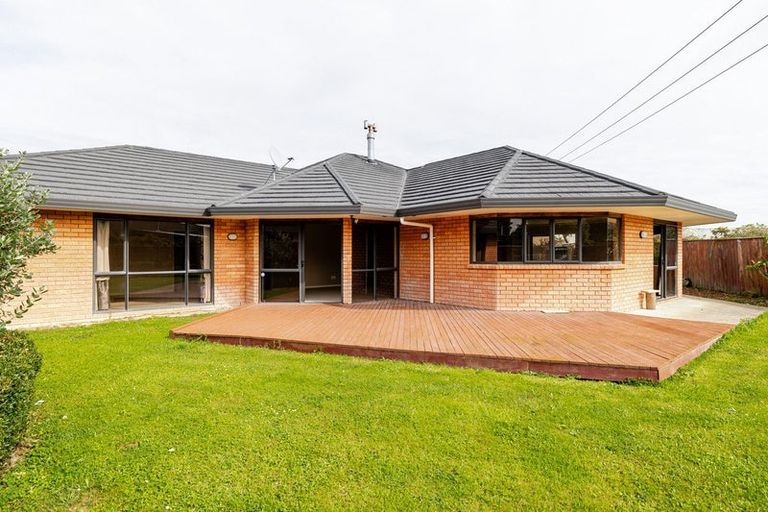 Photo of property in 66 Royal Oak Drive, Kelvin Grove, Palmerston North, 4414