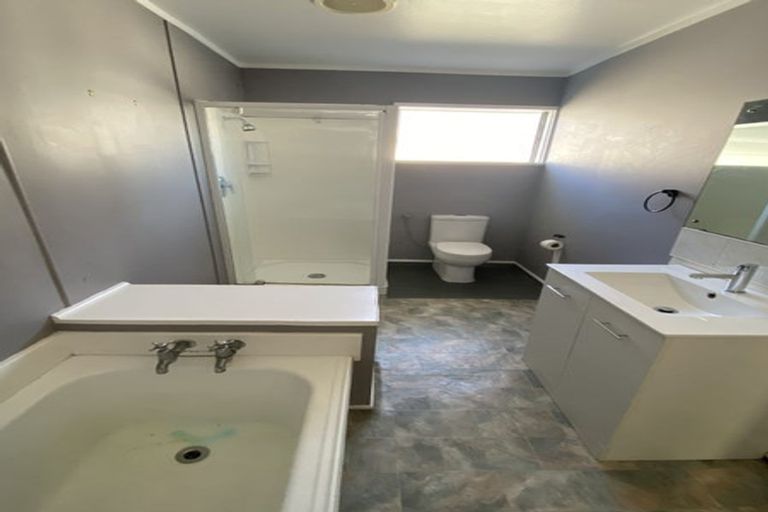 Photo of property in 31 Atiawa Crescent, Waiwhetu, Lower Hutt, 5010