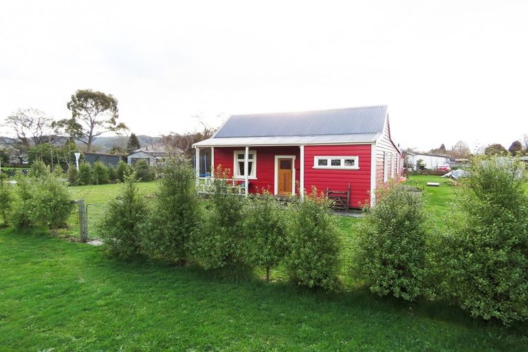 Photo of property in 8 Shaw Street, Reefton, 7830