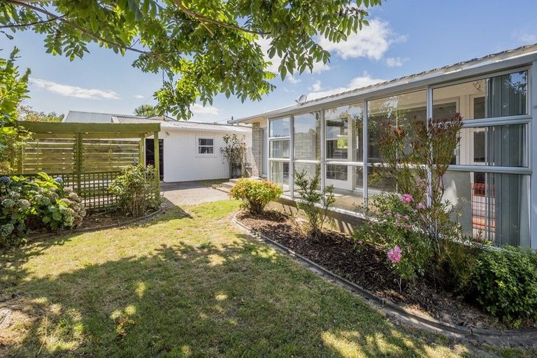 Photo of property in 84 Kirk Street, Otaki, 5512