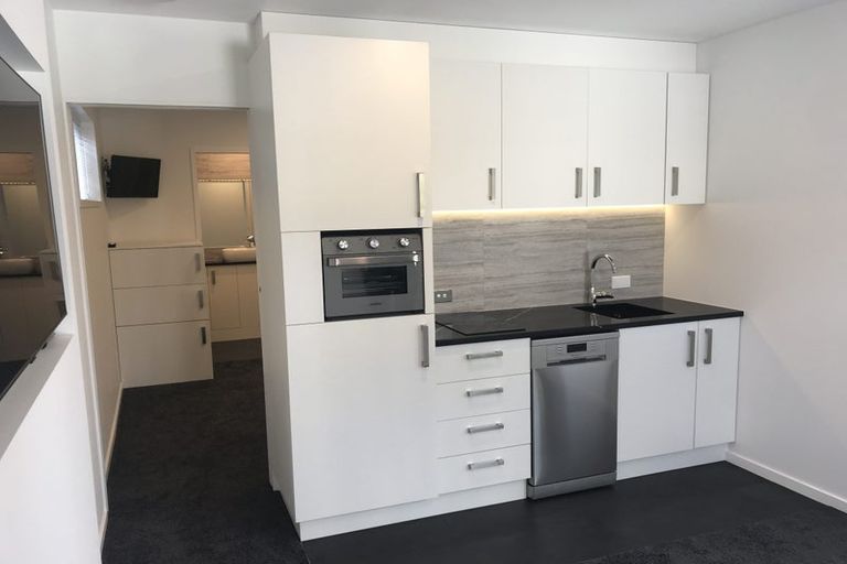 Photo of property in 16 Langana Avenue, Browns Bay, Auckland, 0630