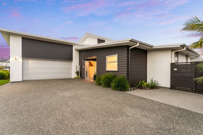 Photo of property in 26 Waitotara Way, Whitianga, 3510